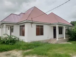 3bdrm House in Dalalipapaatzseven, Kinondoni for sale