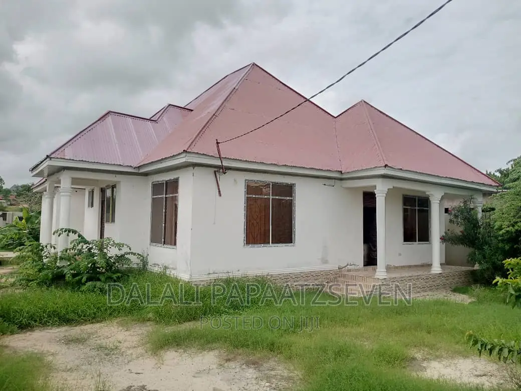 3bdrm House in Dalalipapaatzseven, Kinondoni for sale