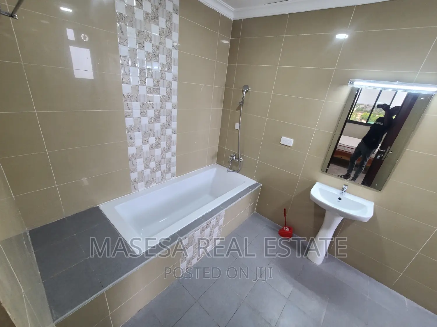 4bdrm Penthouse in Mikocheni for rent