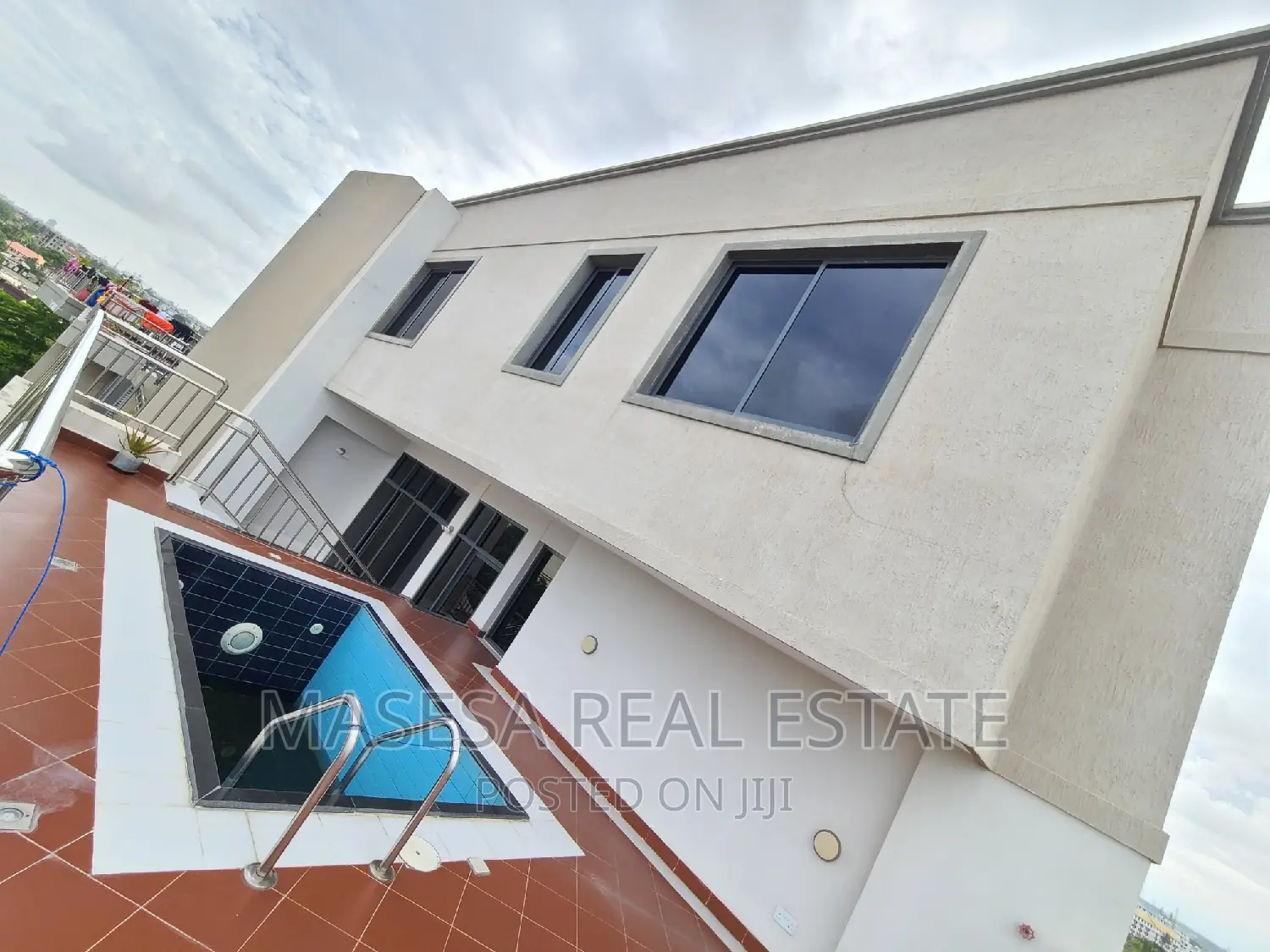4bdrm Penthouse in Mikocheni for rent