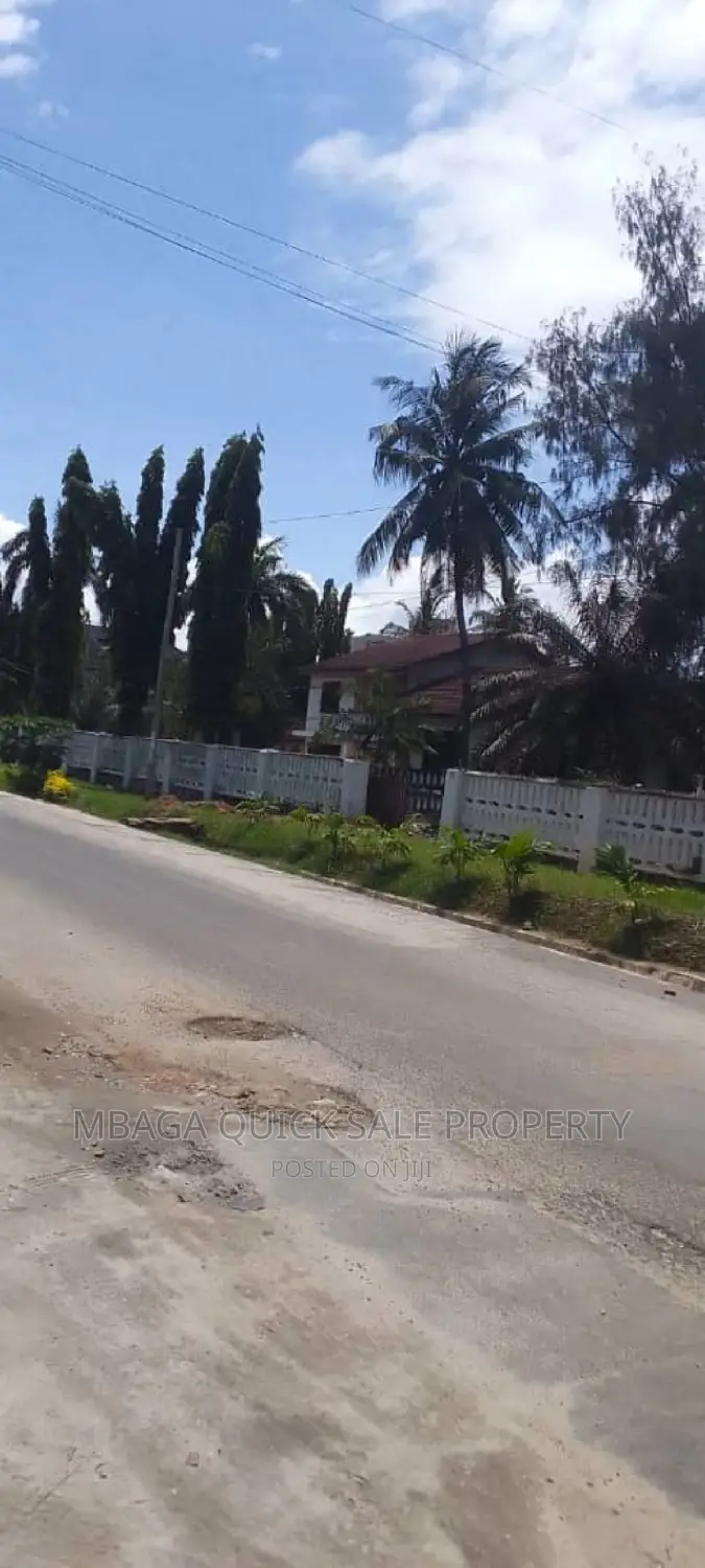 5bdrm House in Mikocheni for sale