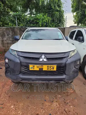 Mitsubishi L200 Club Cab 2.4 154hp 4WD 2019 White