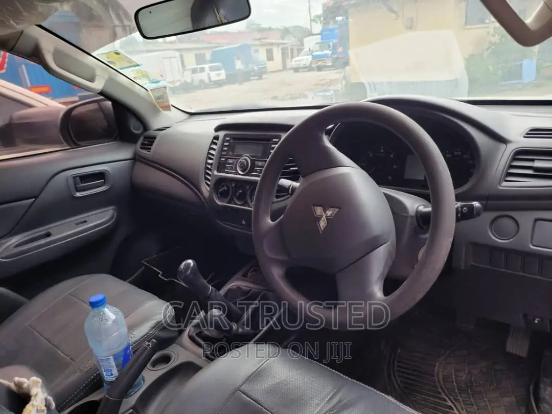 Mitsubishi L200 Club Cab 2.4 154hp 4WD 2019 White