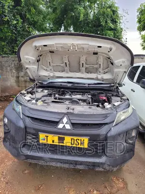 Mitsubishi L200 Club Cab 2.4 154hp 4WD 2019 White