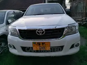 Toyota Hilux WORKMATE 4x4 2014 White