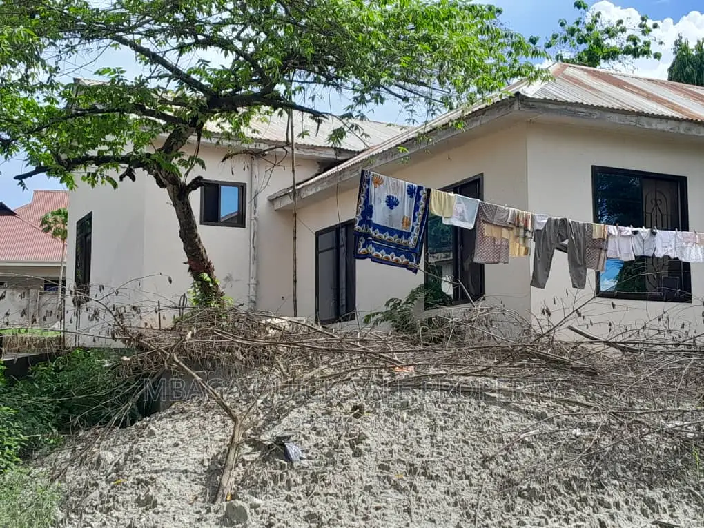 5bdrm House in Kibamba for sale