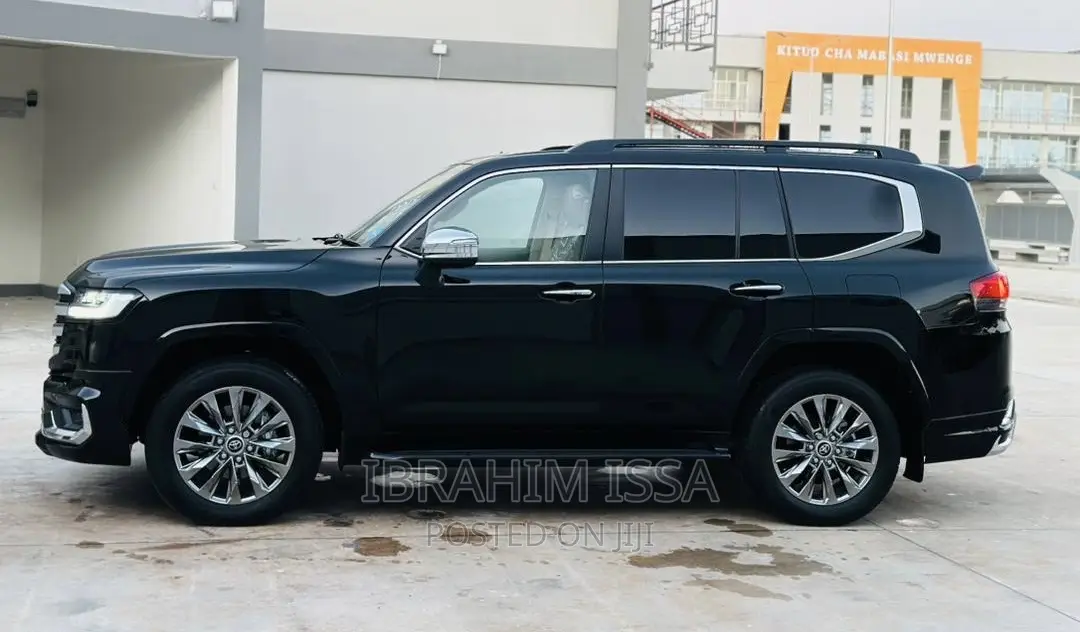 Toyota Land Cruiser 2023 Black