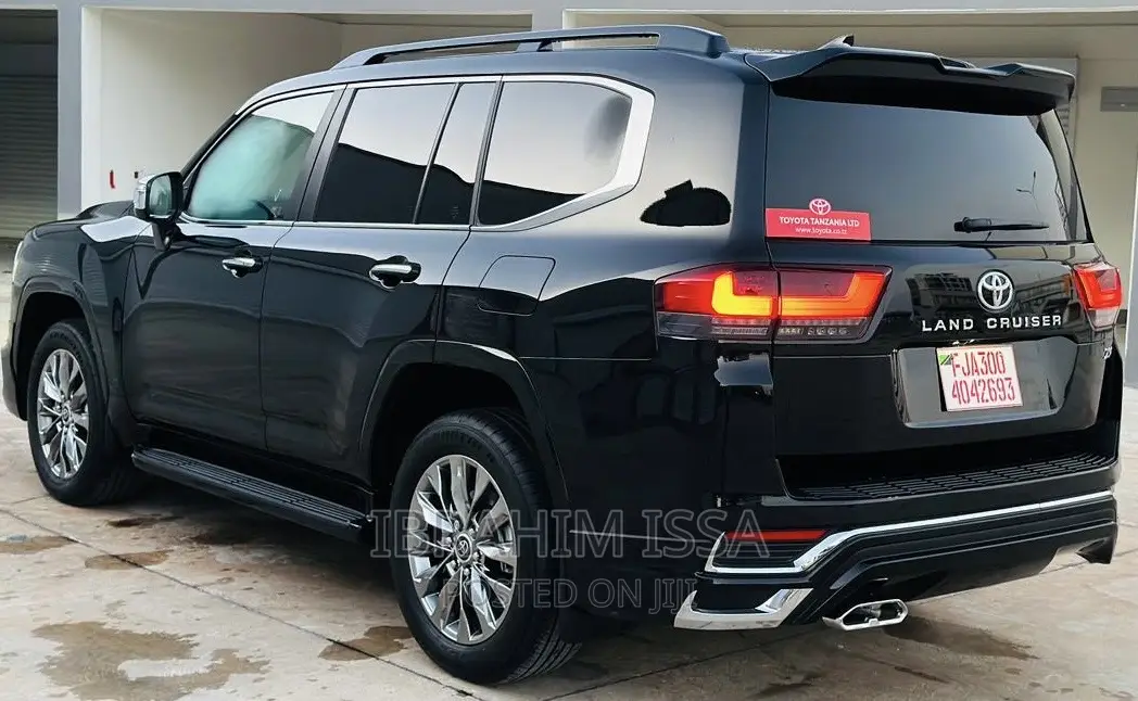 Toyota Land Cruiser 2023 Black