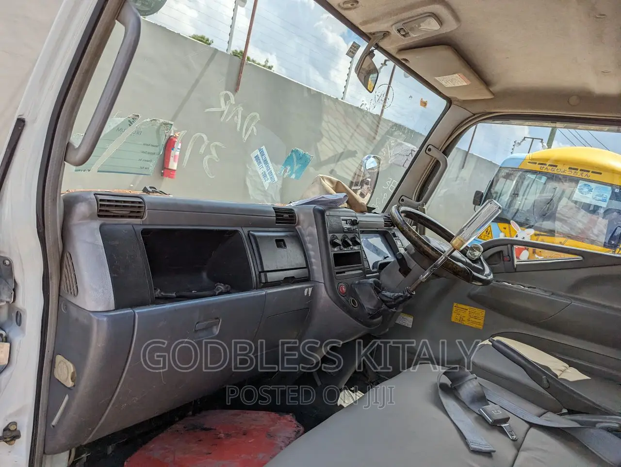 Mitsubishi Canter 2003 White