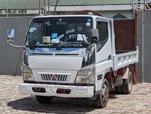 Mitsubishi Canter 2003 White