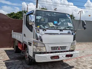 Mitsubishi Canter 2003 White
