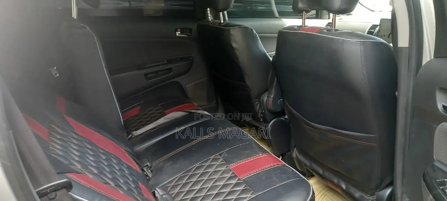 Toyota Wish 2006 Silver