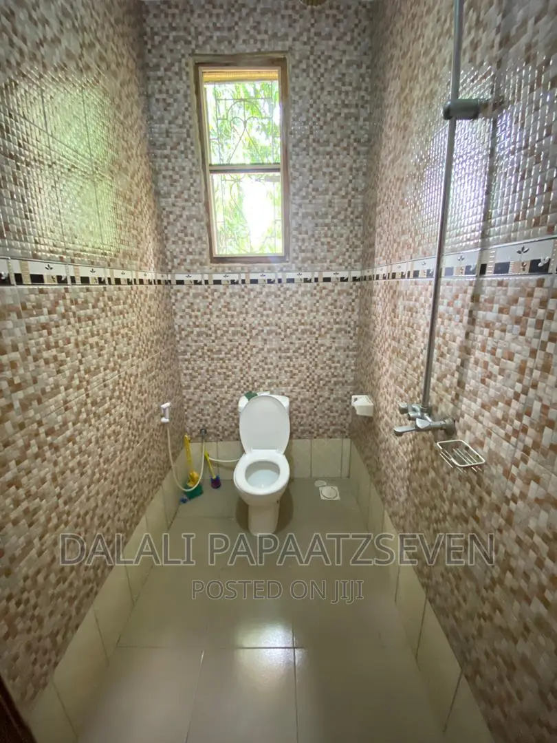 5bdrm House in Dalalipapaatzseven, Mbezi Beach for rent