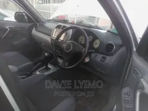 Toyota RAV4 Automatic 2002 Silver