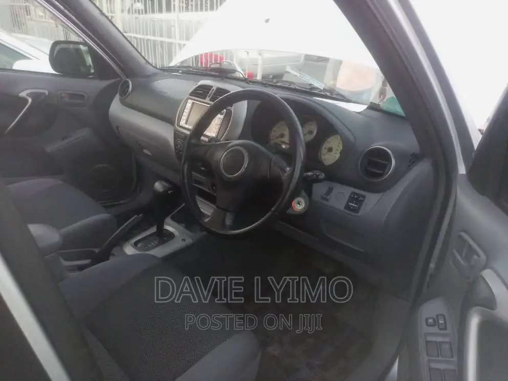Toyota RAV4 Automatic 2002 Silver