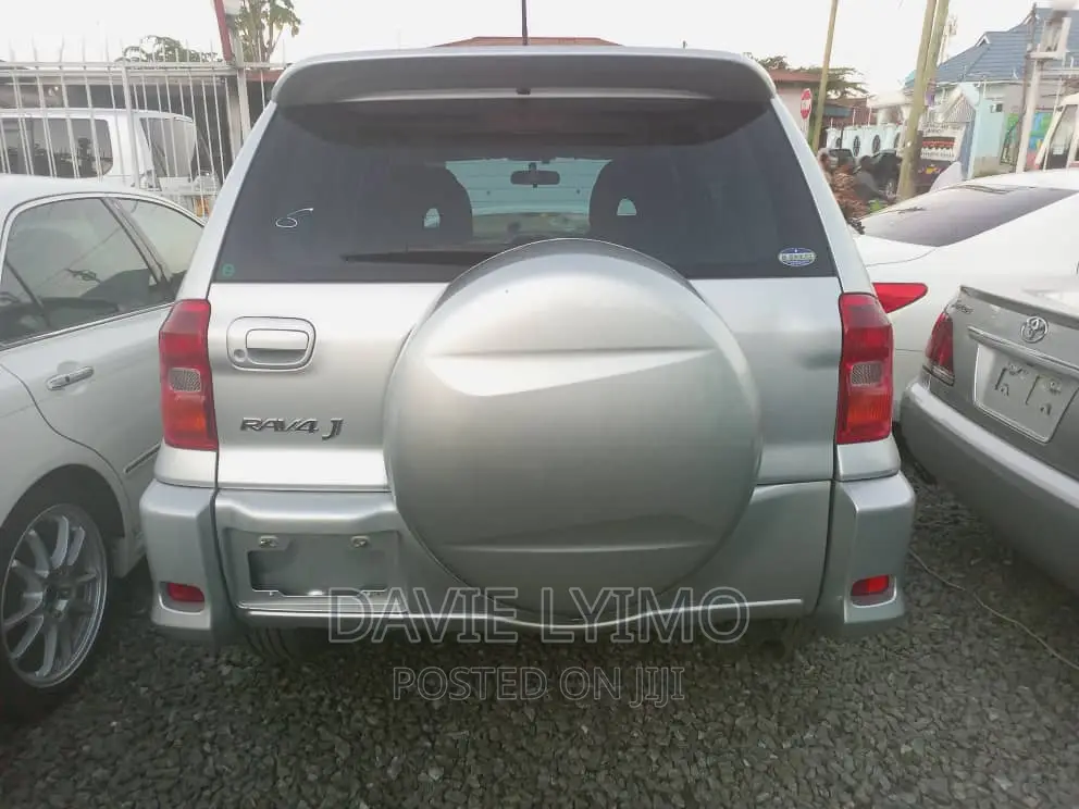Toyota RAV4 Automatic 2002 Silver