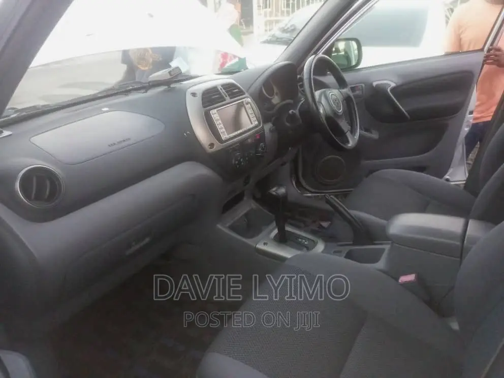 Toyota RAV4 Automatic 2002 Silver