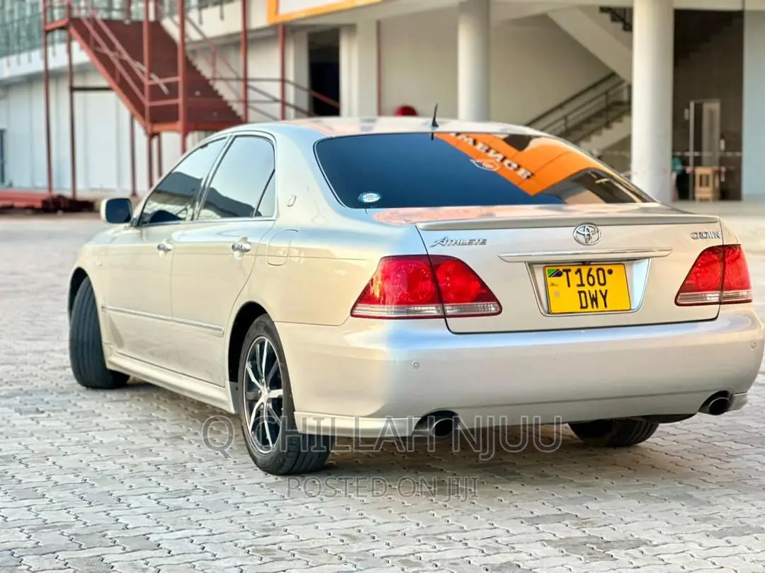 Toyota Crown Royale 2005 Silver