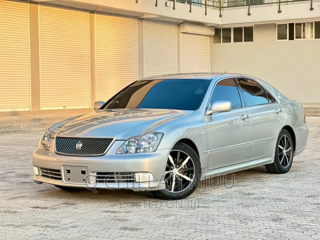 Toyota Crown Royale 2005 Silver