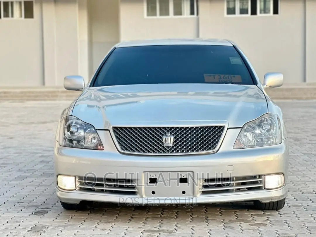 Toyota Crown Royale 2005 Silver
