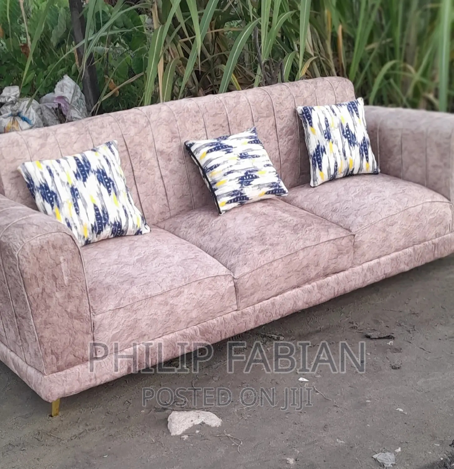 Sofa La Watu Watatu