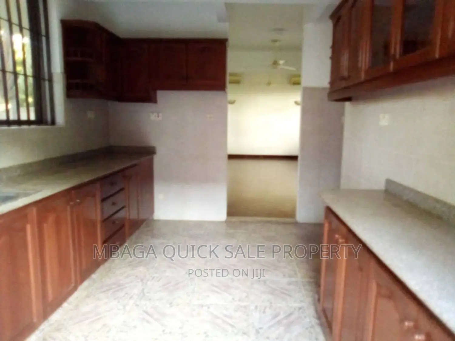 3bdrm House in Oyster Bay for sale