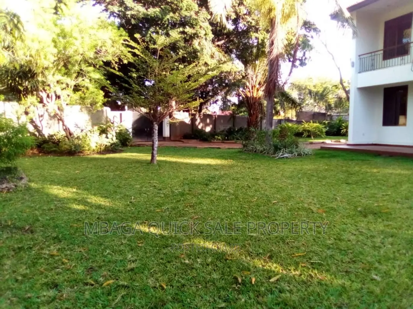 3bdrm House in Oyster Bay for sale