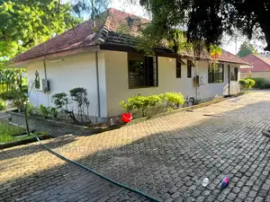 3bdrm House in Ada Estate for rent