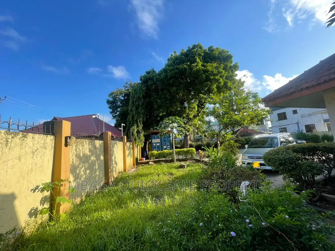 3bdrm House in Ada Estate for rent