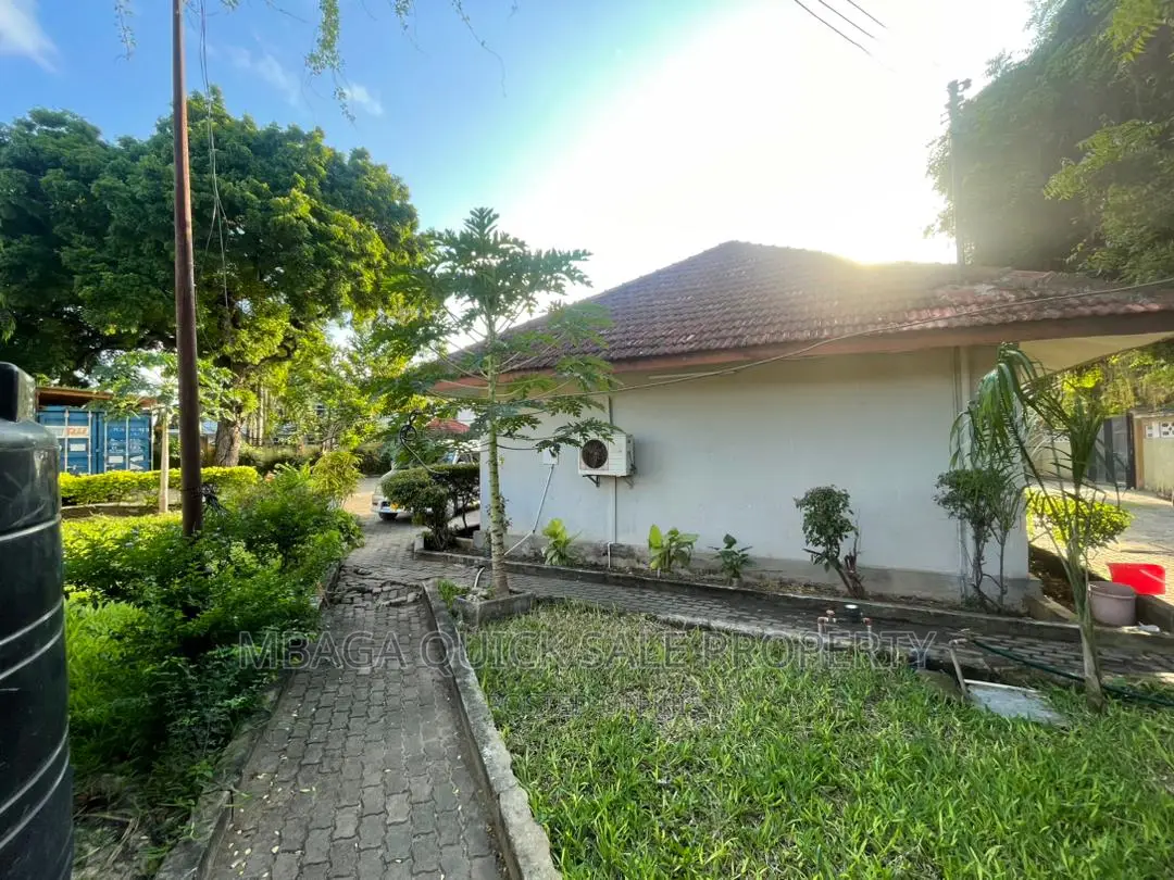 3bdrm House in Ada Estate for rent