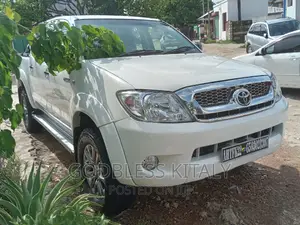 Toyota Hilux 2008 White