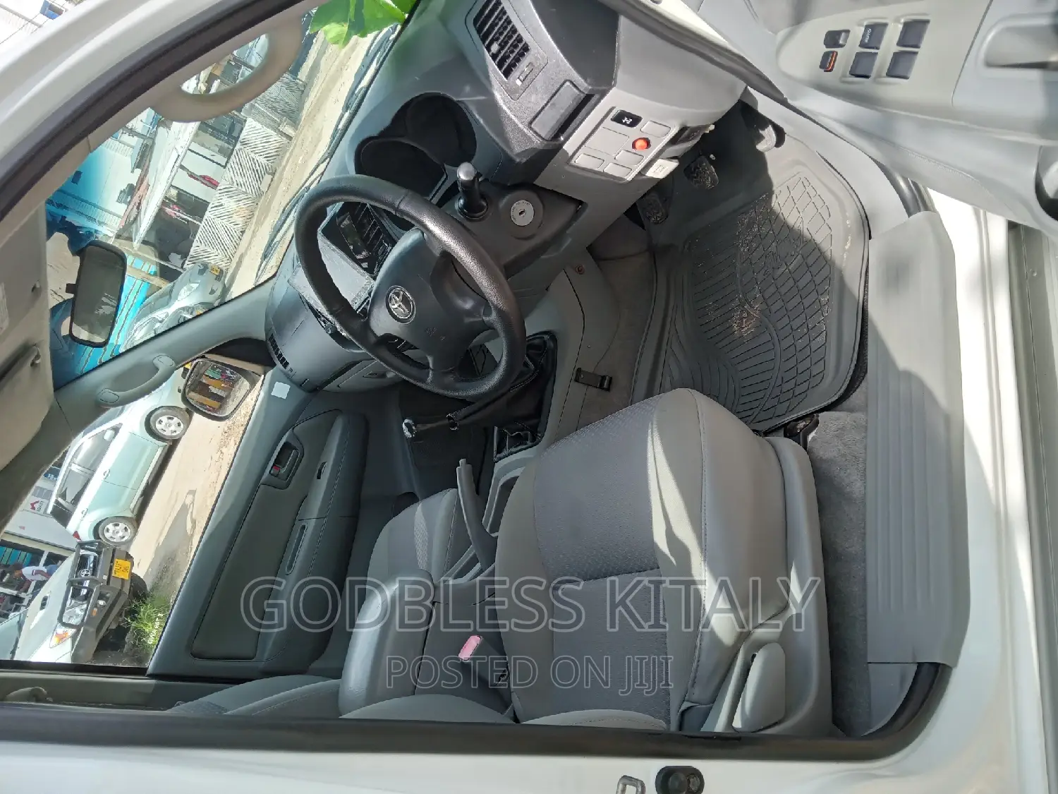 Toyota Hilux 2008 White