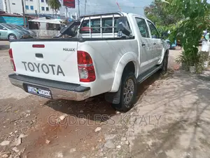 Toyota Hilux 2008 White