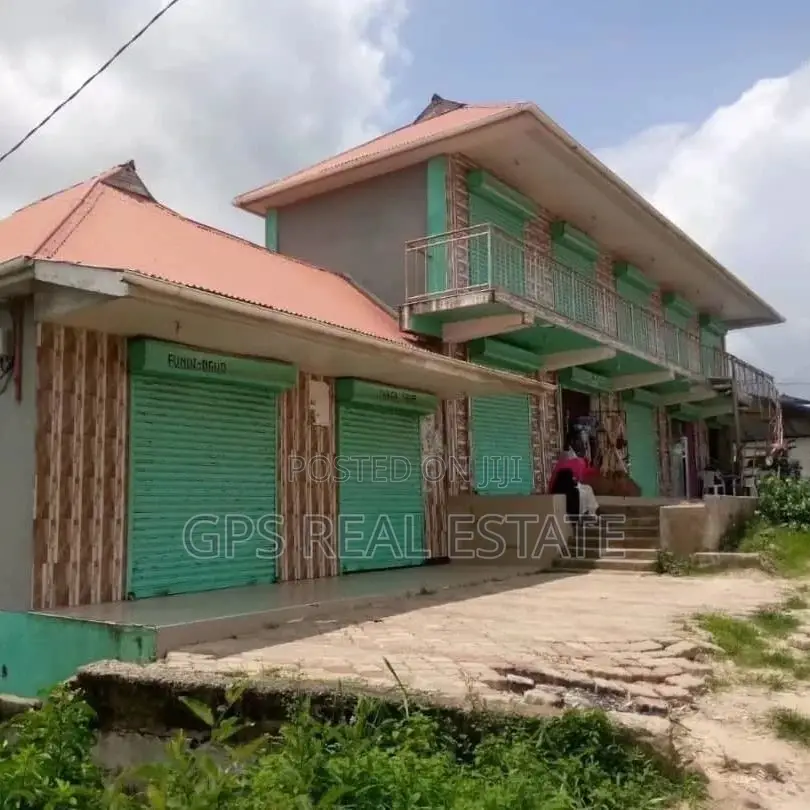 6bdrm Apartment in Kinyerezi Kifuru Kwa, Kinondoni for sale