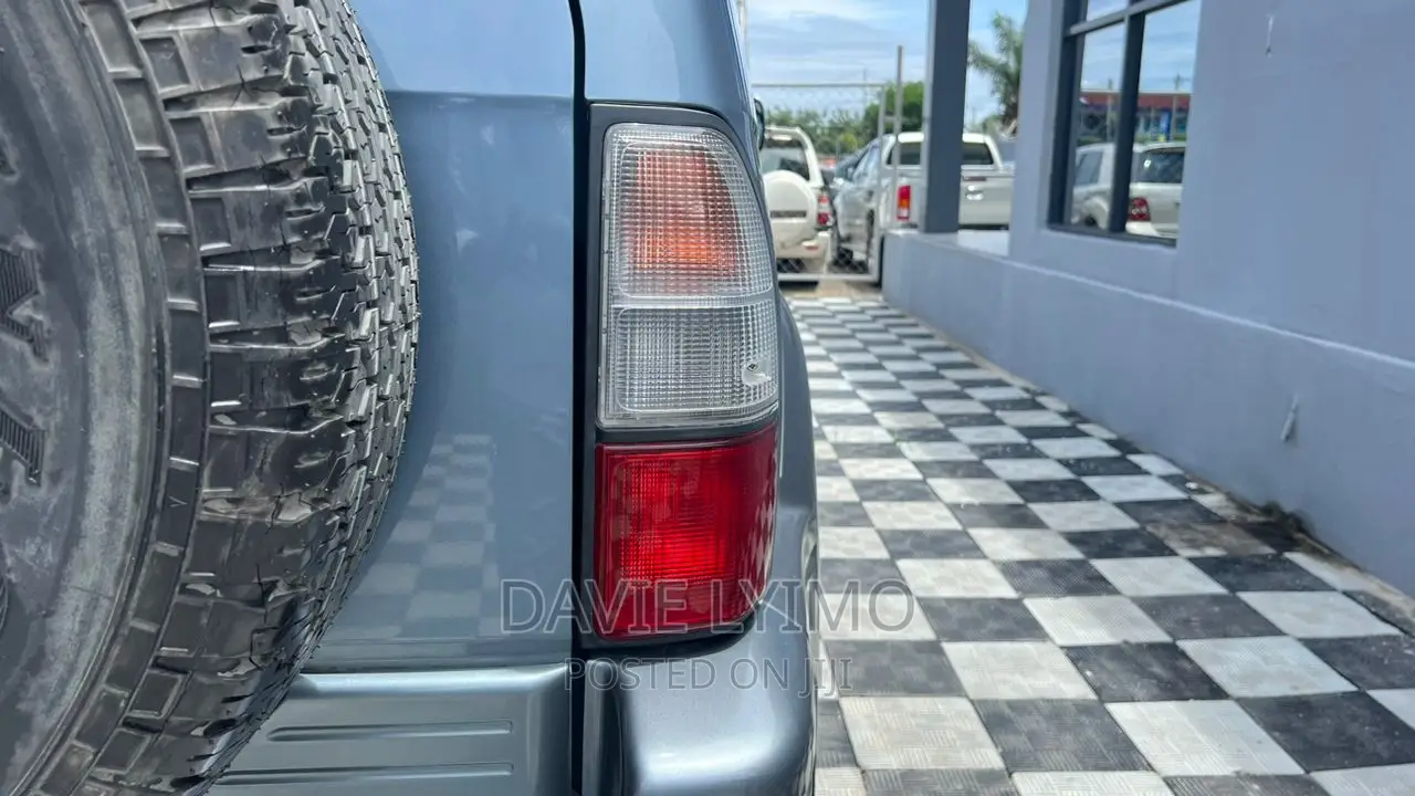 Toyota Land Cruiser Prado 3.4 V6 2000 Gray
