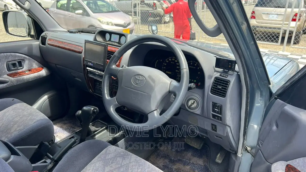 Toyota Land Cruiser Prado 3.4 V6 2000 Gray