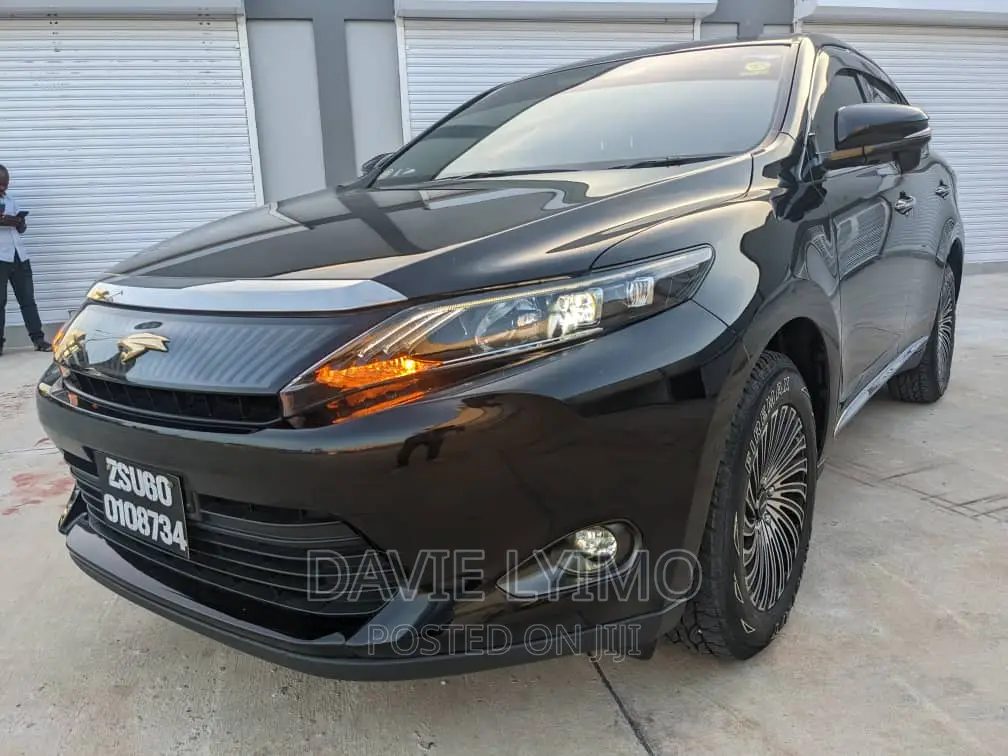 Toyota Harrier 2.0 2018 Black