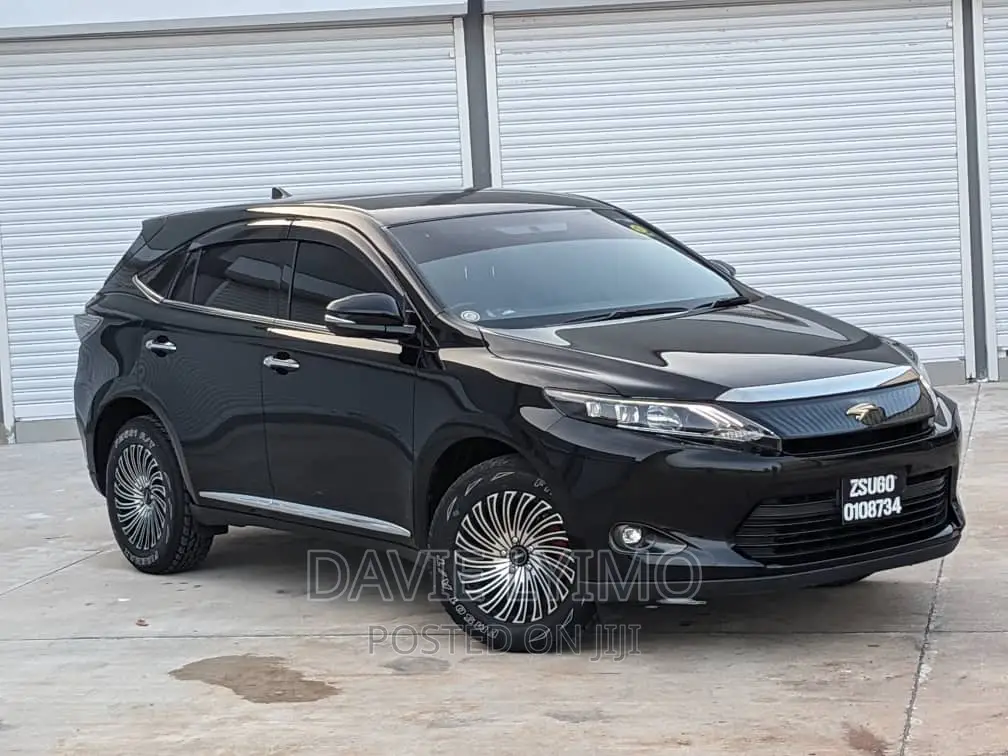 Toyota Harrier 2.0 2018 Black
