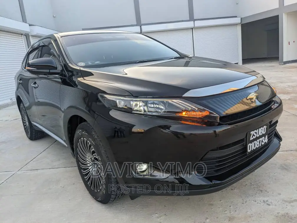 Toyota Harrier 2.0 2018 Black