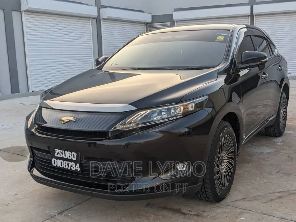 Toyota Harrier 2.0 2018 Black