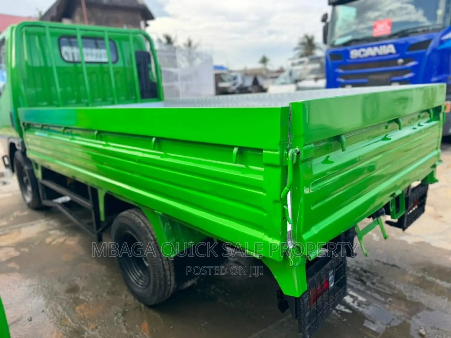 Gari Ipo Sokoni Canter Truck