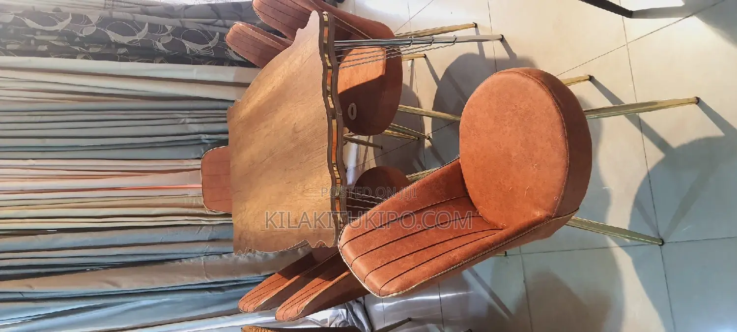 Dinning Table Smart Wood 6 Plates