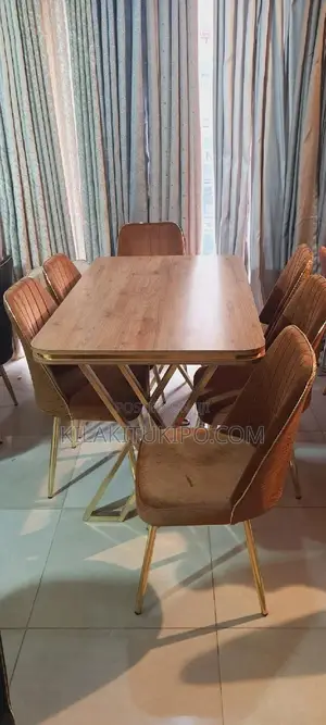 Dinning Table Hard Wood With 6 Chairs