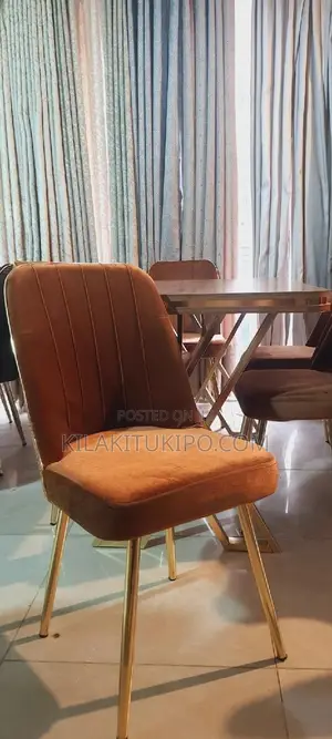 Dinning Table Hard Wood With 6 Chairs
