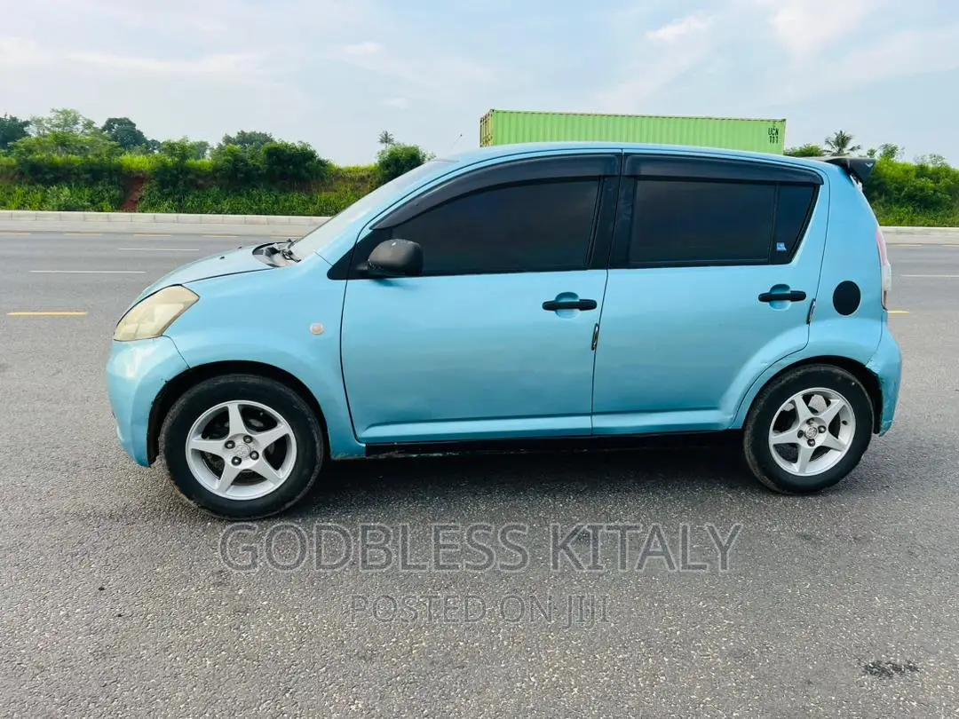 Toyota Passo 2004 Blue