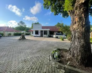 3bdrm Apartment in Ada Estate for rent