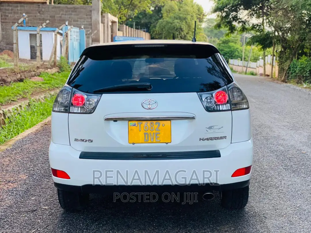 Toyota Harrier 2005 White