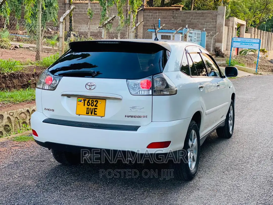 Toyota Harrier 2005 White
