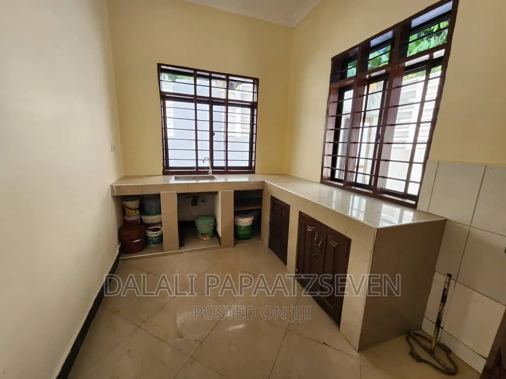 3bdrm House in Dalalipapaatzseven, Kigamboni for sale