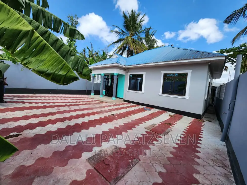3bdrm House in Dalalipapaatzseven, Kigamboni for sale